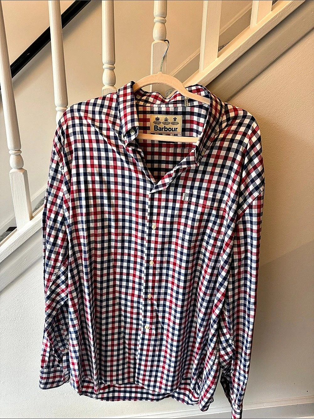 Barbour Tailored Fit Plaid Button Down in Red & Blue Size XL Like New